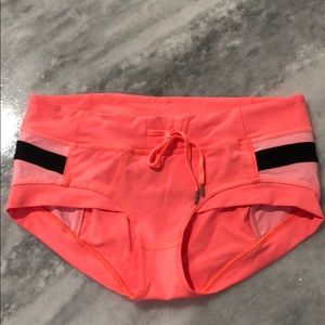 Lululemon Hot Yoga short